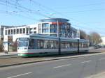 Stra�enbahnlinie 6 nach Herrenkrug an der Haltestelle Allee-Center.(22.3.2010)  ...
