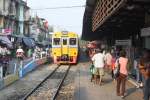 1204 f�hrt am 27.M�rz 2010 in den Bf. Wongwian Yai ...