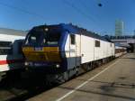MaK DE 2700 DE 2700-01 der NOB steht im Bahnhof HH-Altona am 25.6.10
