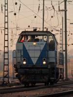 V107 der Rurtalbahn rangiert ...  Mario Sch�rholz 17.11.2011