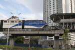 rapidKL Wagen 2208 und 2207 (Hersteller: Scomi Rail, Type SUTRA) der Garnitur 22 (Nr. 2205 - 2208) am 12.Dezember 2023 bei der Monorail Stesen Titiwangsa (MR11).