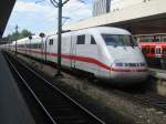 Ein ICE 1 am 03.06.2010 auf Gleis 3 des Mannheimer ...