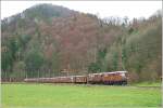 mariazellerbahn-st-polten---mariazell An Wochenenden wird der REX 6807 �TSCHERB�R oft von einer Doppeltraktion 1099er gezogen, so auch am 28. November 2009. 1099 007 und 1099 010 brachten eine zehnteilige Wagengarnitur (darunter 6 �tscherb�rwaggons) nach Mariazell.