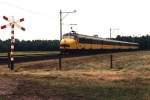 mat54 781 mit Regionalzug 8039 Zwolle-Emmen bei Mari�nberg am 6-7-1994. Bild und scan: Date Jan de Vries.