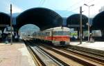 Am 14.05.2009 verläßt 712-107 den Hauptbahnhof von Skopje. Bei diesen Tw handelt es sich um Lizenzbauten von MAN und Macosa/Spanien, die Duro Dakovic Anfang der 1980er Jahre herstellte.