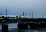 Himmel, Eisenbahnbr�cke und Wolken ...  Peter Heck 24.10.2011