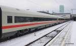 Metropolitan Blick entlang des Fensterbandes der f�r 220 Km/h zugelassenen Wagen des ICE 1106 aus Berlin-S�dkreuz. Aufgenommen am 3.01.10 kurz nach der Ankunft des Zuges in Hamburg-Altona.