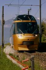 Der Goldenpass Panoramic Express kurz vor Les Avants. 22. Mai ...