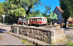 Beton-Modellbahn in Gerbstedt
Dieses Modell zeigt einen unbekannten Triebwagen als  erster Zug nach Friedeburg  und die Lok 5b 1899 der ehemaligen Halle-Hettstedter-Eisenbahn (HHE).

🧰 Verein Freunde der Halle-Hettstedter-Eisenbahn e.V.
🕓 7.8.2022 | 10:13 Uhr