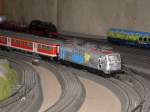 Modellbahn von Christian Maier Die 111 027 mit einer RB bei der Einfahrt in den Bahnhof. 