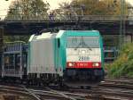 Mit einem leeren Autozug kommt die Cobra E186 201 von ...