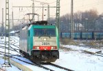 Die Cobra 2804 rangiert bei Schnee in Aachen-West am 31.1.2012. ...