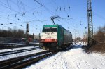 Die Cobra 2808 rangiert in Aachen-West bei Schnee und Sonnenschein ...