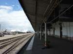 Der Blick auf den Gleisbereich vom Bahnhof Maputo. Das Bahnhofsgebäude von Maputo ist das vielleicht schönste koloniale Gebäude in ganz Mosambik, leider war es aber zum Zeitpunkt meines Besuches eingerüstet. Aufgenommen am 01.12.2014.