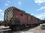 Einige abgestellte Wagen im Bahnhof von Maputo am 01.12.2014.