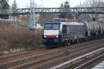 mrce-mitsui-rail-capital-europe Bergfelde bei Berlin, 05.12.2009, MRCE-dispolok ES 64 F4 - 212 auf Vorbeifahrt am S-Bahnhof Bergfelde (Berliner S-Bahnlinie S8)