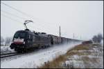 mrce-mitsui-rail-capital-europe ES 64 U2-036 fegt mit einem �ler von Stendell nach Rostock-Seehafen bei 'grausigen' Bedingungen am 18.12.2009 durch Kummerow.