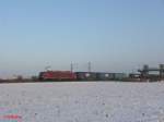 die MTEG 189 800 zieht ein Containerzug durch Schkeuditz West ...