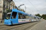 R3.3 2210, Bj. 2001 am 20.09.09 an der Haltestelle Lenbachplatz ...
