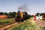 museum-buurt-spoorweg-haaksbergen 5 (MBS) mit Dampfzug Boekelo-Haaksbergen bei Boekelo am 24-5-2001. Bild und scan: Date Jan de Vries.