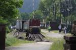 Museumsbahn Schonheide Am 13.06.2010 f�hrt L45H-083 in den Bahnhof St�tzengr�n-B�rstenfabrik ein. 