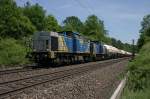 2 Loks der MWB mit einem Gaskesselwagenganzzug bei Laaber an ...