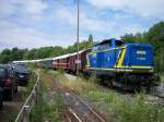 MWB V1253 vor einem Sonderzug zur Landesgartenschau 2010 in Hemer. ...
