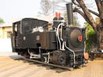 Ein Relikt aus Staatsbahn-Zeiten: Eine deutsche Jung-Lokomotive im Hof des Museums in Tsumeb. 27.09.2010