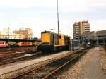 2466 und eine Schwestermaschine auf Bahnhof Groningen am 10-10-1987 ( NS Open dag ). Bild und scan: Date Jan de Vries. 