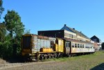 In Simpelveld stand die Lok 677 mit einem Personenwagen auf dem Parkgelände abgestellt.