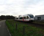 Dieser Stadler GTW ist am 27.12.2007 als Stoptrain von Roermond nach Nijmegen bei Venlo unterwegs.