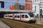 Triebwagen 651 von Veolia Transport NL, ein Stadler GTw 2/8 für elektrifizierte Strecken, im Bahnhof Heerlen (31.10.15)