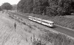 NS 165 als Zug 32011 (Hengelo - Bad Bentheim; Dienstzug für Grenzpersonal) bei Oldenzaal am 14.08.1991, 13.46u. Scan 204.9199, Ilford FP4.