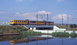 Nachschuss auf NS 186 am Apeldoorns Kanaal als Zug S-17861 von Apeldoorn nach Zutphen. Apeldoorn, 28.06.1997, 18.11u. Scanbild 7378, Fujichrome100.