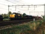 1225 mit Gterzug 43504 Seelze (D)-Kijfhoek bei Harselaar am 2-7-1996.