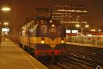 Die  Alpen Expres  1251 rangiert am abend von 01.11 2010 in Amsterdam CS.