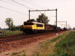 1624 mit Gterzug 45108 Gremberg-Kijfhoek bei Boxtel am 20-5-1992.