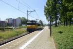 1753 der NS kommt als Lokzug aus Maastricht(NL) nach Sittard(NL) und fährt durch Geleen-Lutterade und fährt in Richtung Sittard(NL).