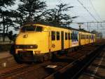 Plan V 478 mit Regionalzug 4643 Dordrecht-Roosendaal auf Bahnhof Lage Zwaluwe am 14-10-1996.