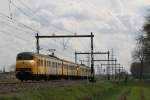 Plan V 950 en 964 mit RE 7048 Enschede-Apeldoorn bei Hengelo am 7-4-2014.