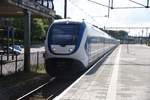 AMERSFOORT (Provinz Utrecht), 06.08.2017, Einfahrt eines Sprinters nach Amersfoort-Vathorst in den Bahnhof Amersfoort