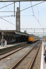 Hier steht ein Koploper im Bahnhof von Enschede am 24.9. direkt neben dem Empfangsgebude.