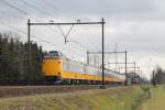 Koplopers 4233 und 4067 mit IC 1936 Venlo-Den Haag CS bei Deurne am 24-2-2015.