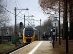 Ein Holländischer Doppeldecker aus Maastricht(NL) nach 's-Hertogenbosch(NL)  und fährt durch Geleen-Lutterade und fährt in Richtung Sittard(NL).