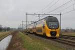 VIRM 8557 mit IC 742 Groningen-Den Haag CS bei Haren am 3-1-2013.