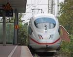 406 051-3 als ICE126 nach Amsterdam Centraal bei der Ausfahrt in Duisburg Hbf, 24.5.10