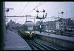 In den 60er Jahren waren Flgelsignale wie hier in Maastricht noch auf allen greren Bahnhfen der Niederlande anzutreffen, hier mit E-Triebzug Mat 46