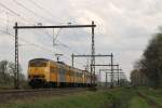 Plan V 469 und 941 mit Regionalzug RE 7052 Enschede-Apeldoorn bei Hengelo am 7-4-2014.