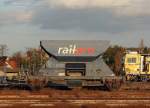 Offener Schüttgutwagen mit Schwerkraftentladung der Fa. Railpro (23 84 6437 123-2 NL-RP) in Oranienburg am 30.10.2013.