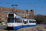 Tw. 831 biegt als Linie 16 vom Stadionweg in den Amsteveenseweg ein. (11.04.2016)